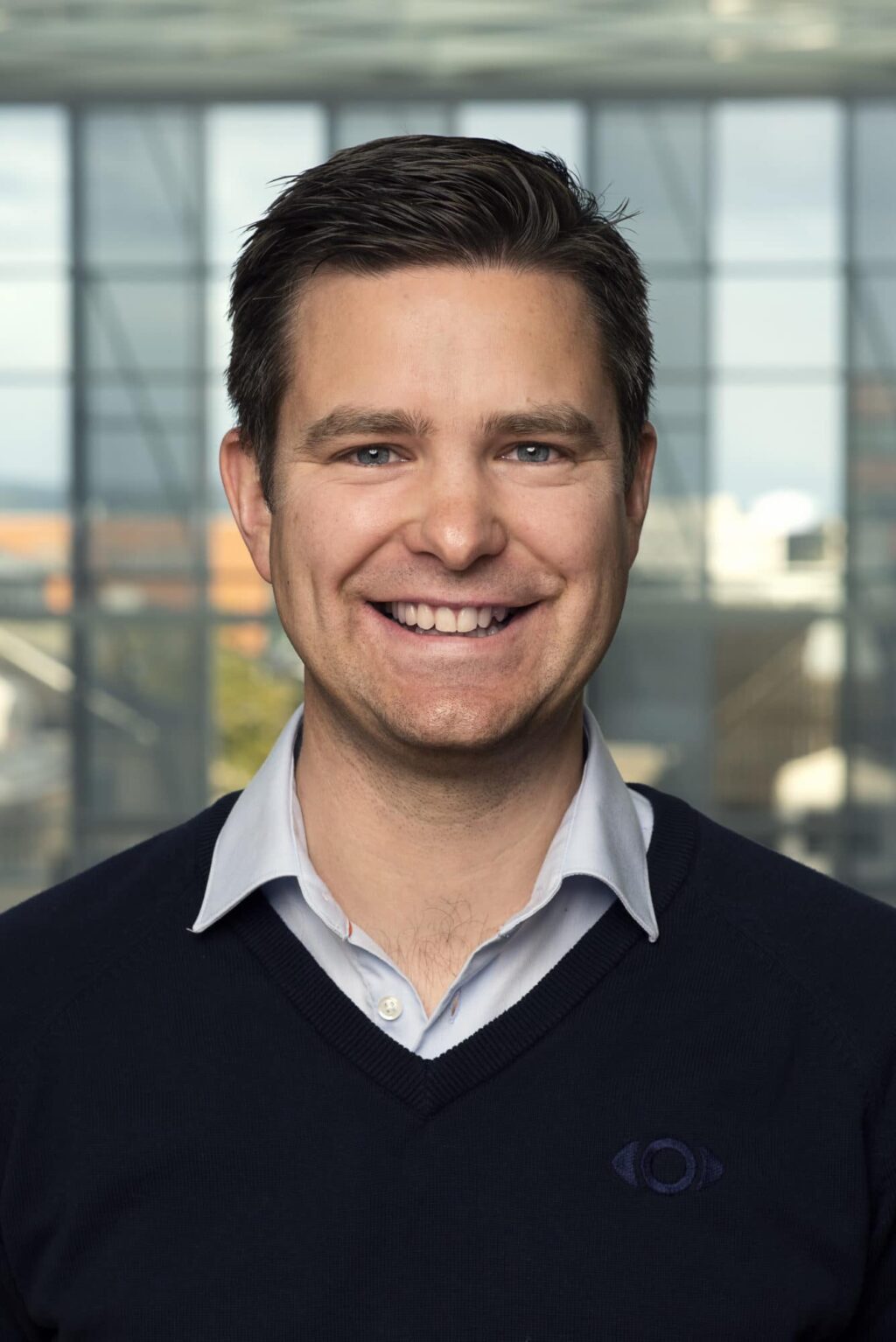sm-portretter-alexander-farge Portrett av Alexander Støvik Kjølstad