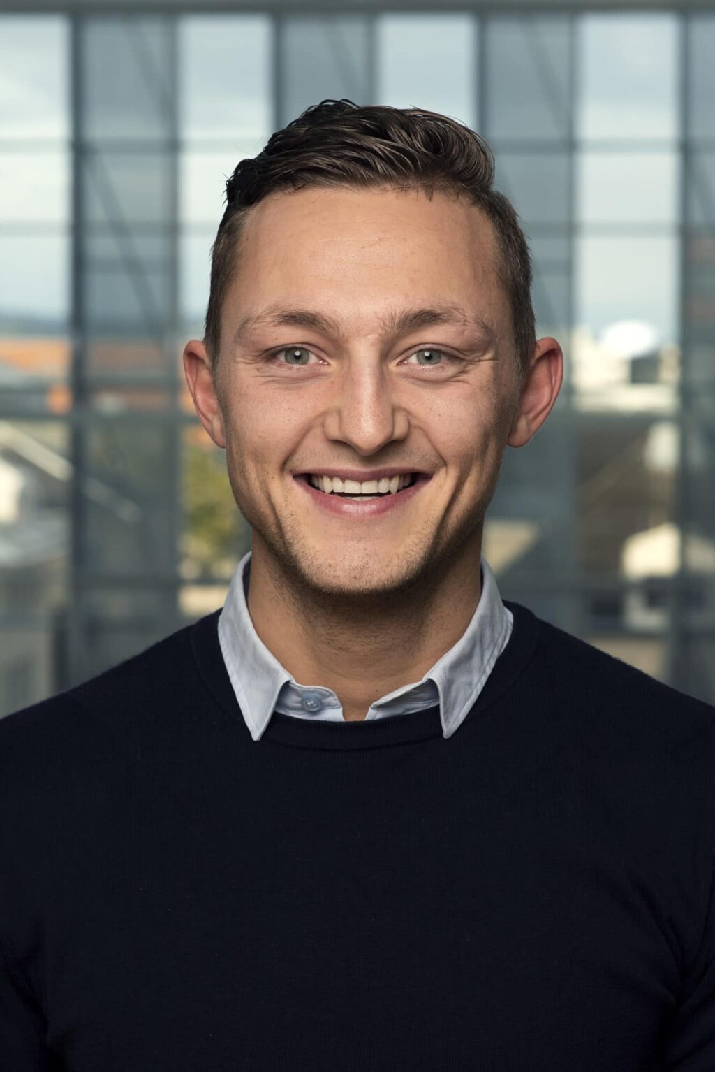 sm-portretter-thomas-farge Portrett av Thomas Aune