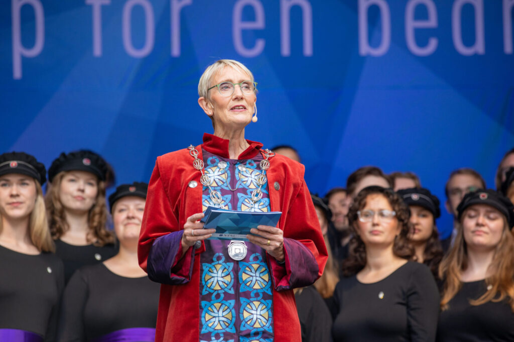 2d3a7124-scaled-1-1024x683